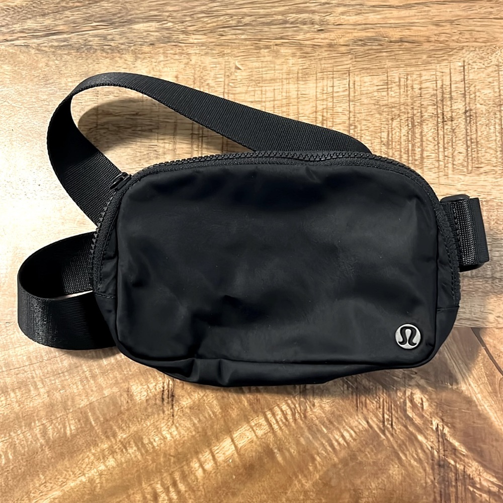 Lululemon Belt bag